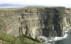 聖人たちの風を聴く　アイルランドモハの断崖